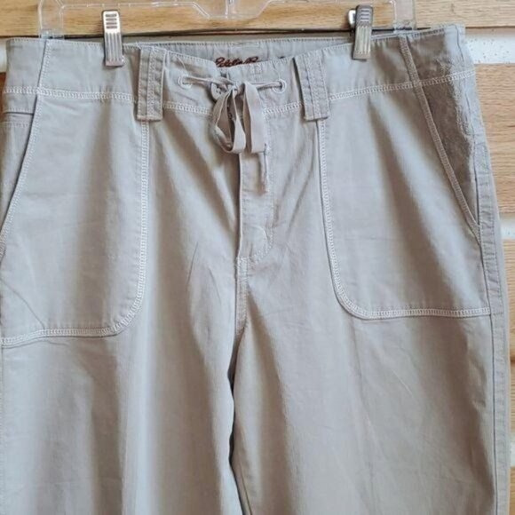 Eddie Bauer Embroidered Cargo Pockets Beige Sporting Cinched Sz 12 Cuffed Pants - Picture 2 of 11